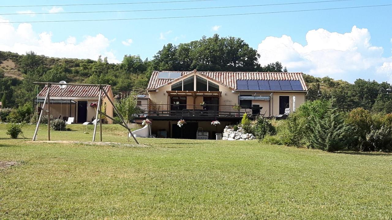 Bed and Breakfast Le Petit Nid Douillet Trescleoux Экстерьер фото